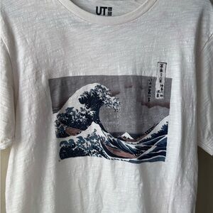 Uniqlo art wave tee